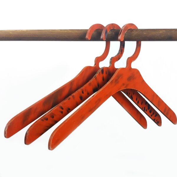 Nilde Clothes Hanger - Smashing Plastic