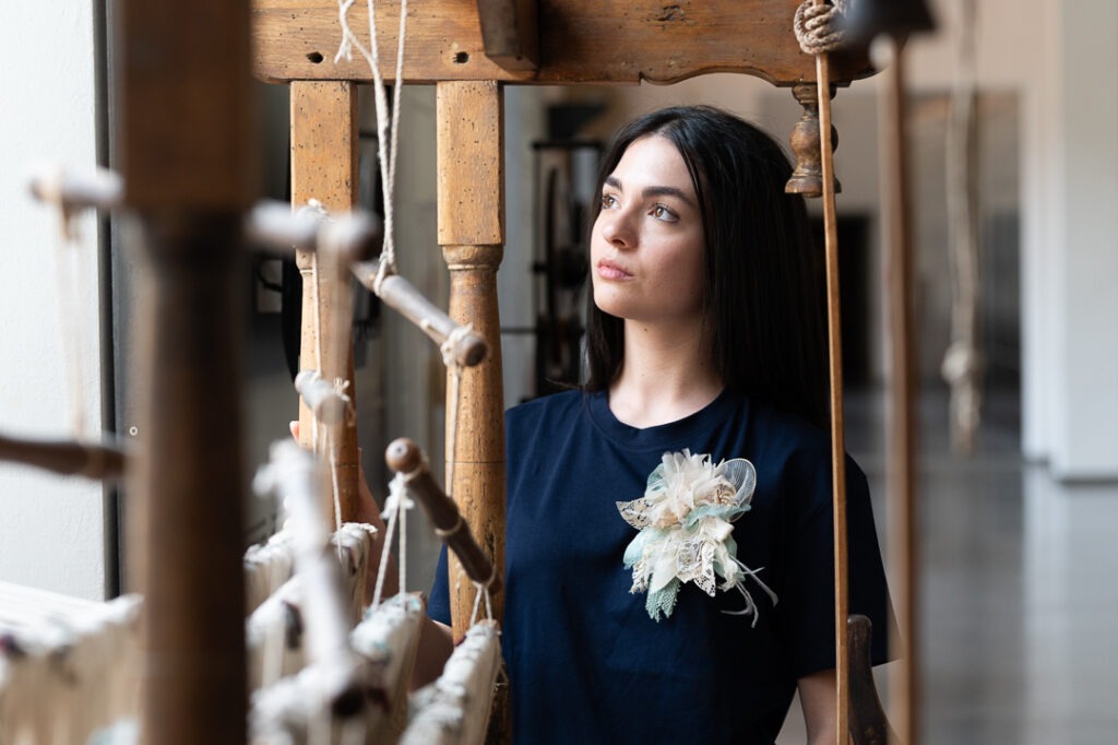 Spilla Fiore - Ilaria Creazione Cappelli - immagine 10